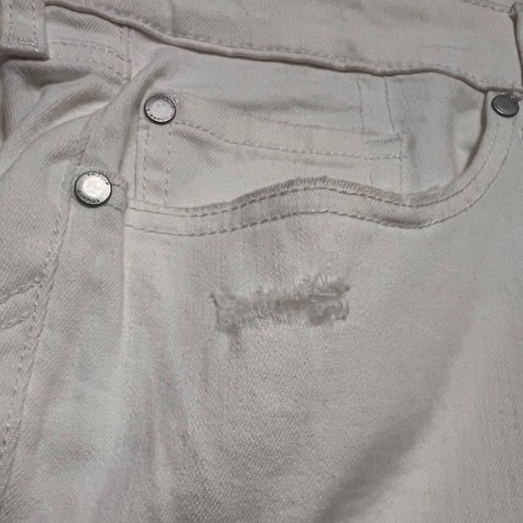 Torrid White Boyfriend Jeans BNWT Size 26 - Picture 3 of 7